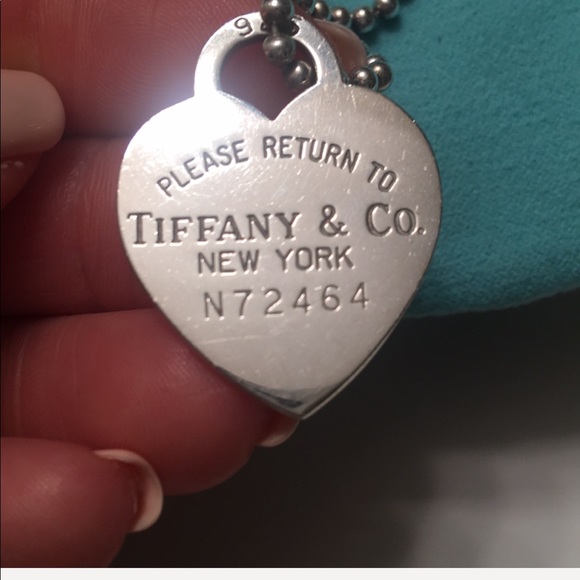 TIFFANY & CO Silver Heart Necklace - Picture 2 of 8